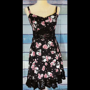 Hot Topic Black and Pink Skull Rose Lace-up Dress